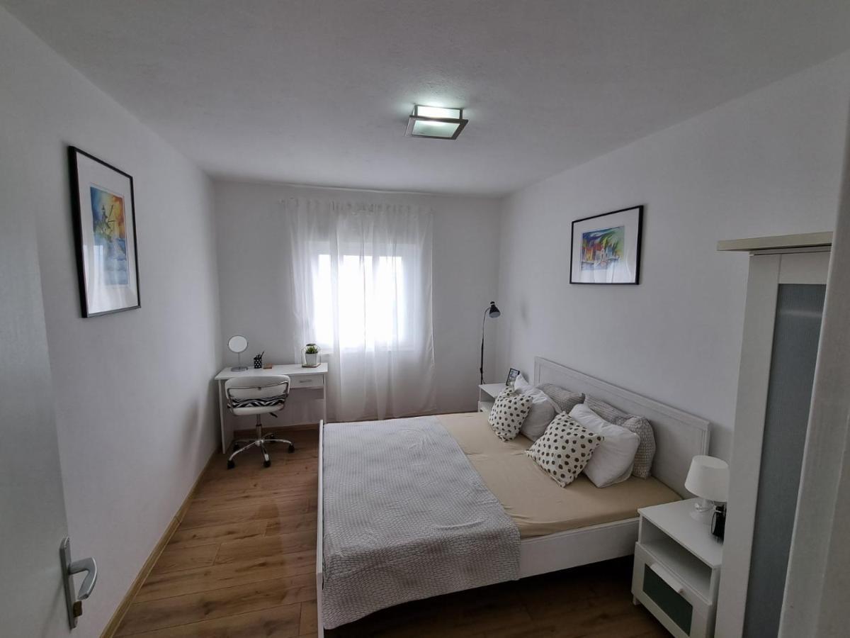 Apartmani Mali Selce Esterno foto