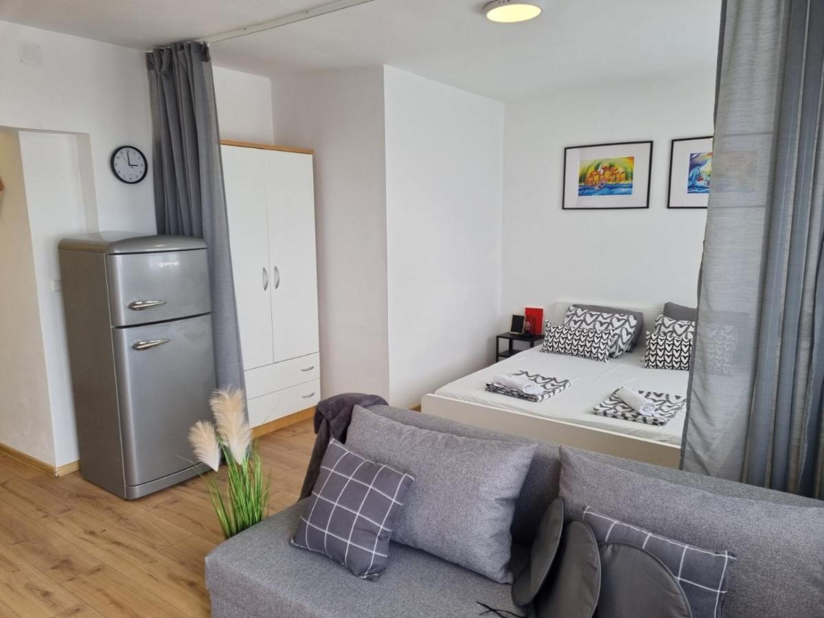 Apartmani Mali Selce Esterno foto