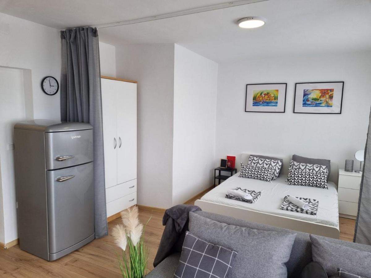 Apartmani Mali Selce Esterno foto