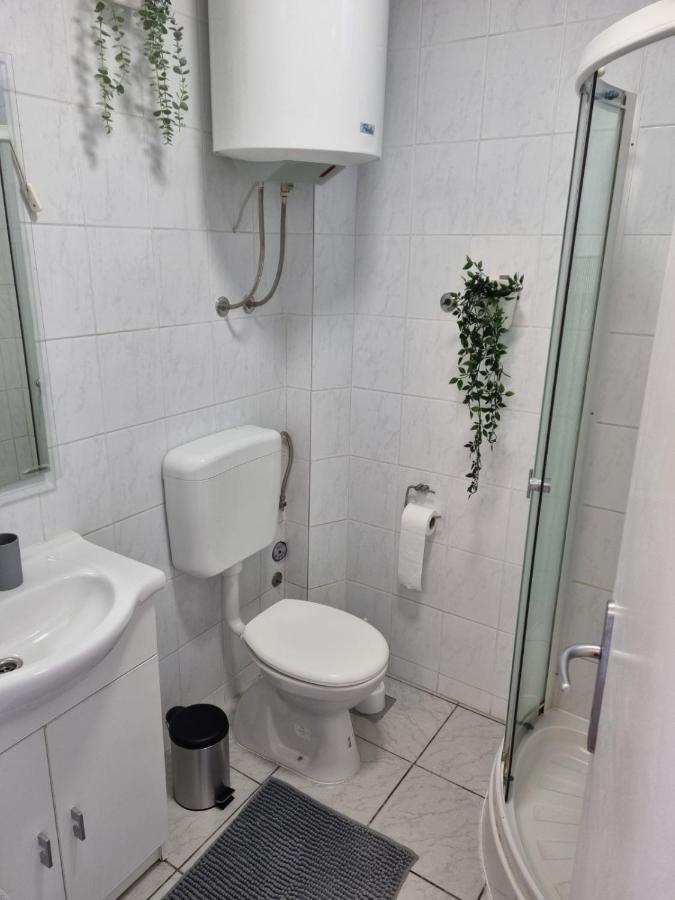 Apartmani Mali Selce Esterno foto