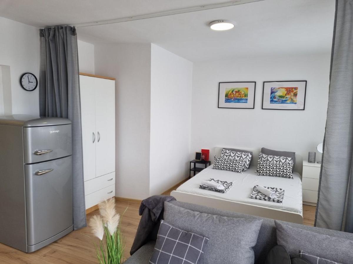 Apartmani Mali Selce Esterno foto