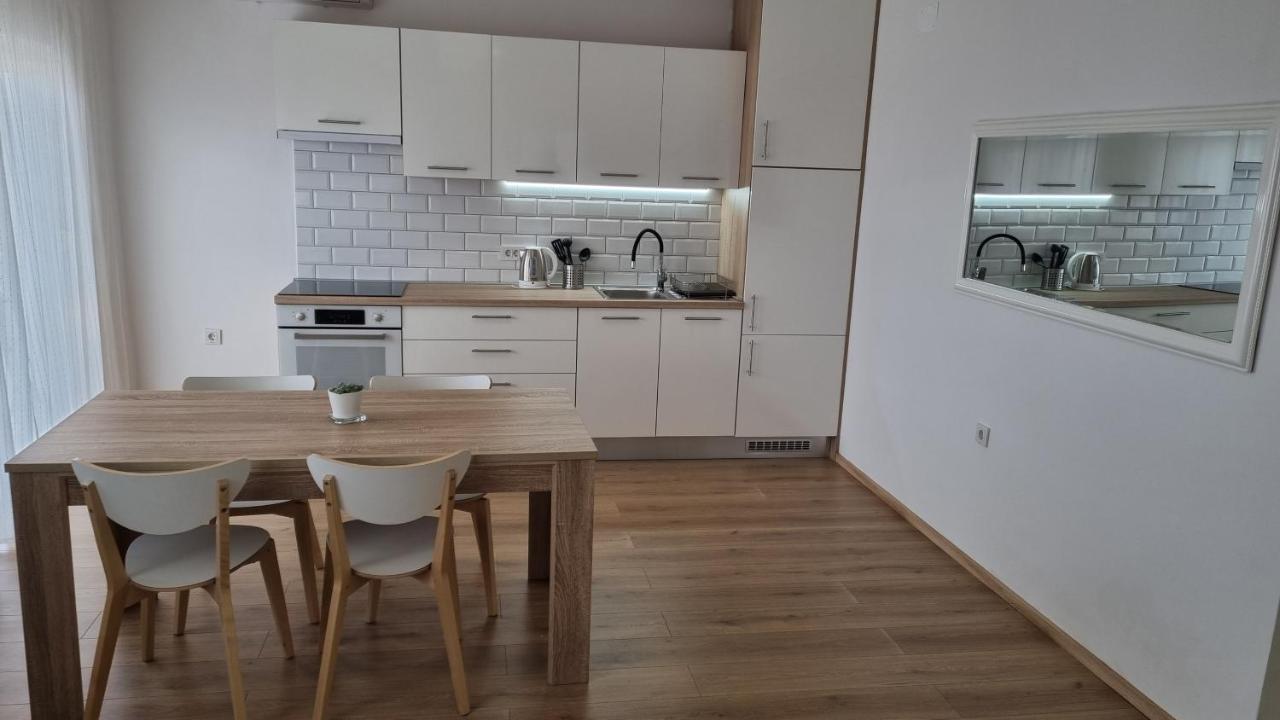 Apartmani Mali Selce Esterno foto
