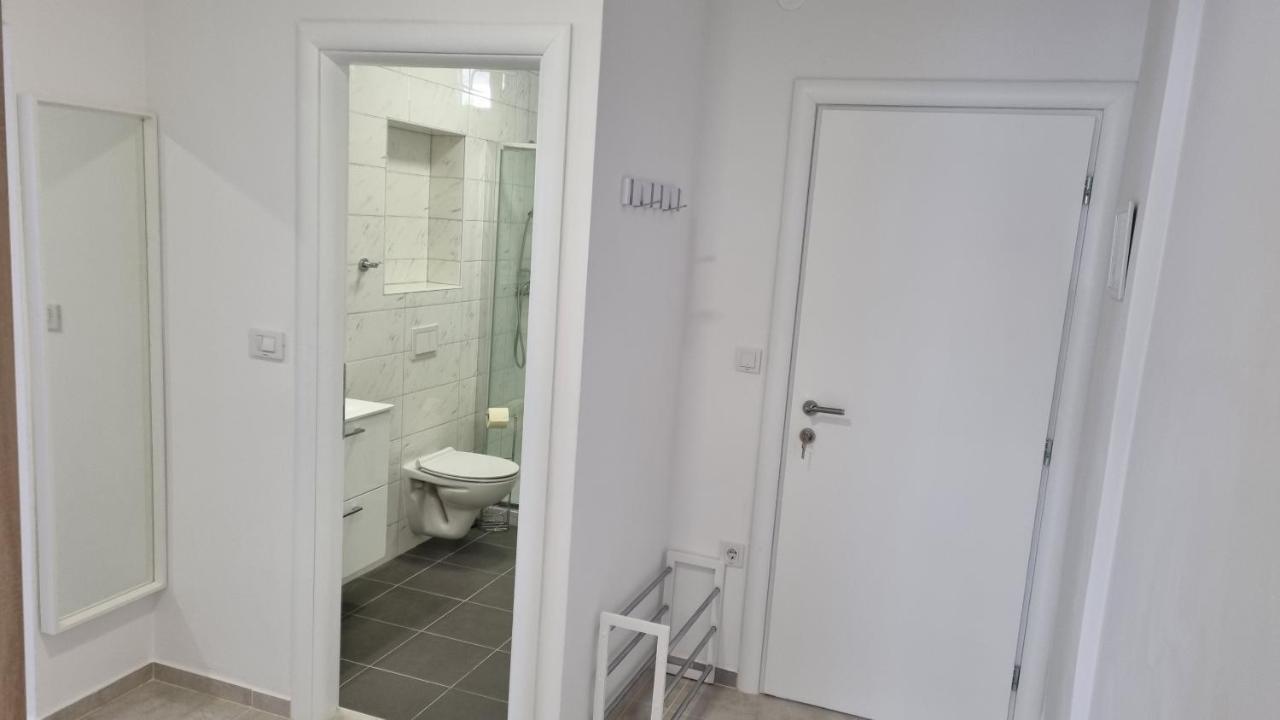 Apartmani Mali Selce Esterno foto